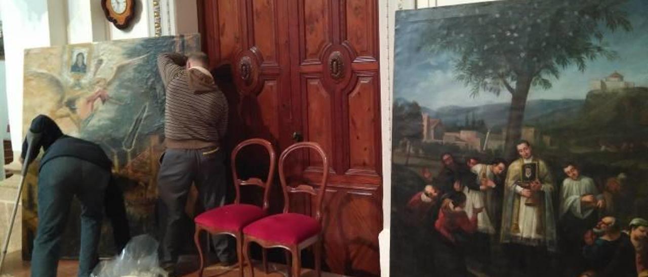 Mutxamel restaura dos pinturas de los siglos XVIII y XX de la iglesia del Salvador