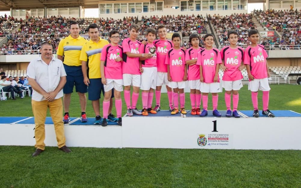 Clausura de la liga local de fútbol base de Cartag