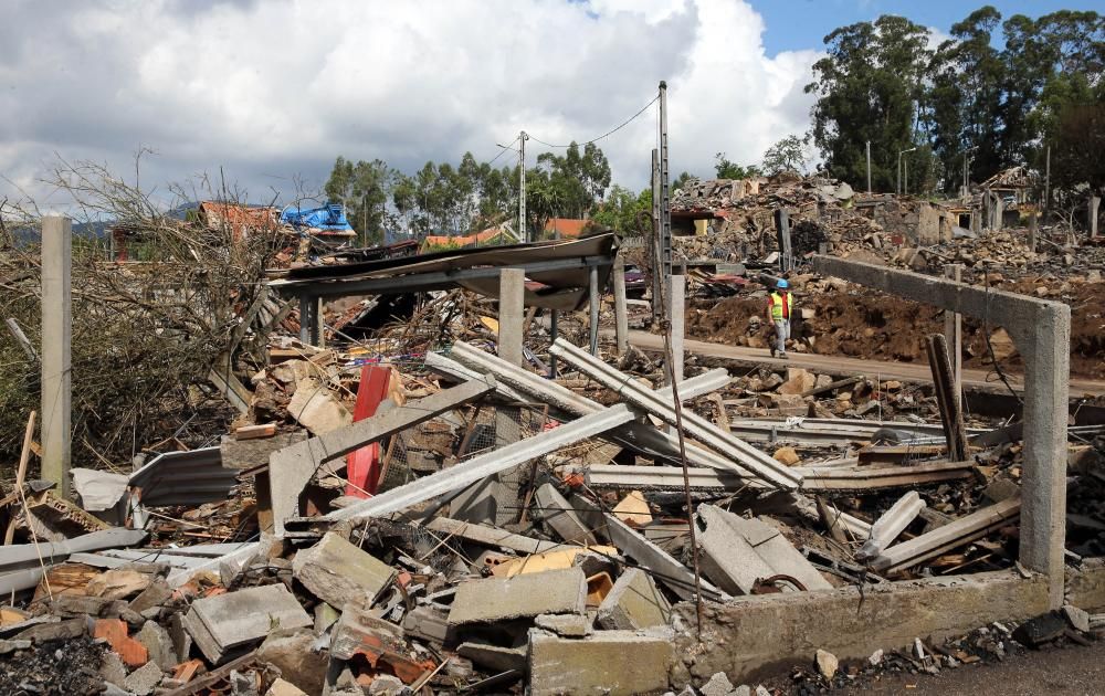 El desescombro de la zona cero deja al descubierto la devastación que causó dos muertos y arrasó una treintena de viviendas.