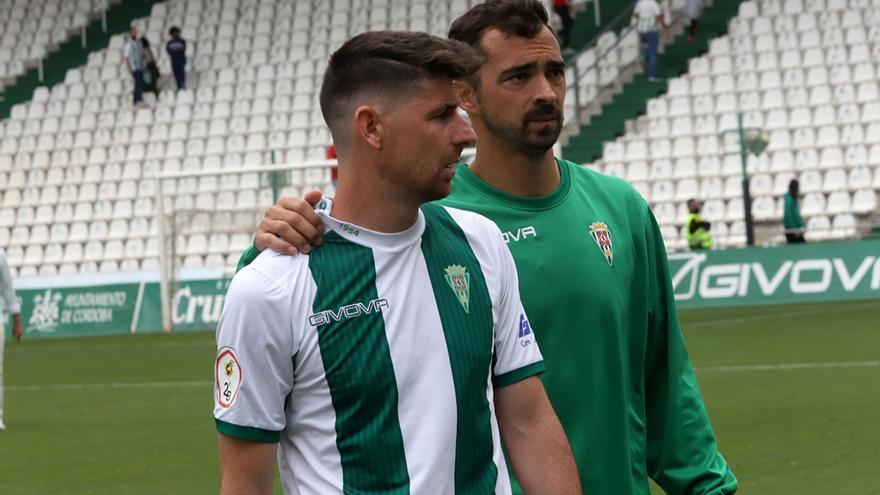 Javi Flores y Miguel De las Cuevas, tras el descenso del Córdoba CF.