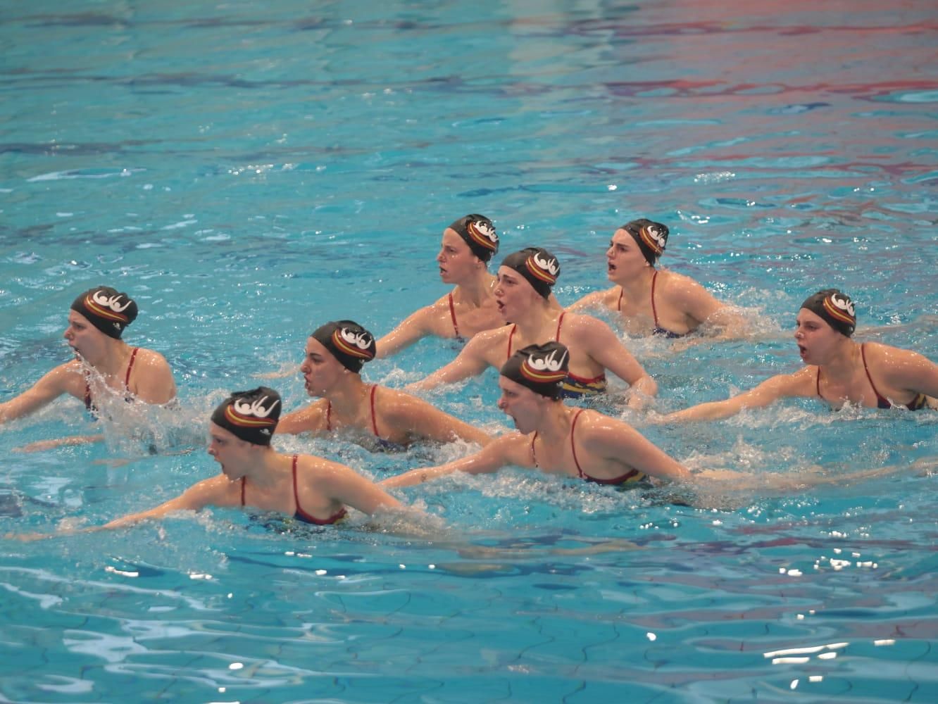 Exhibición solidaria por la dana del equipo español de natación artística
