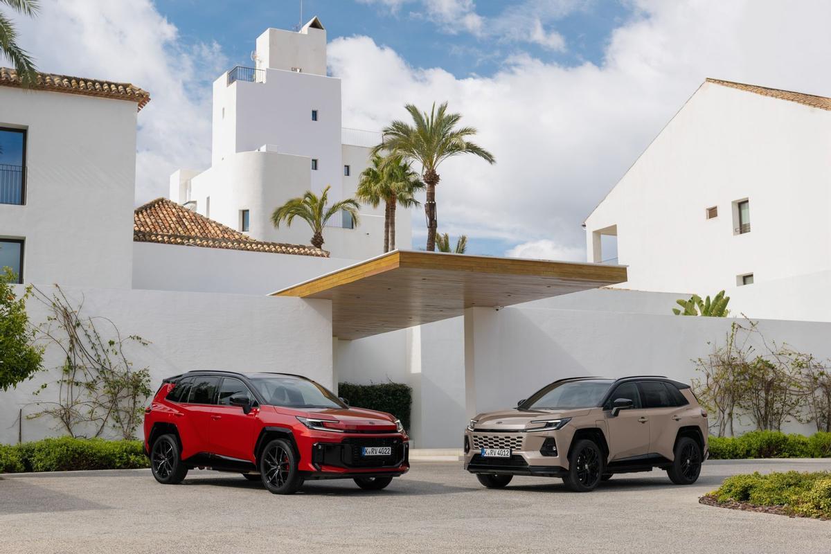El nuevo RAV4 llega con dos motorizaciones y dos tipos de tracción.