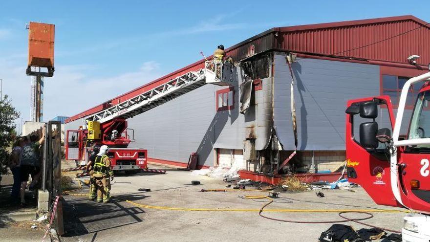 La explosión de un transformador provoca un incendio en Villanueva de Gállego