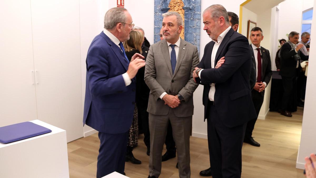 Gerard Duelo, Jaume Collboni i Vicenç Hernández en la inauguració de l'API Center a la Gran Via de Barcelona