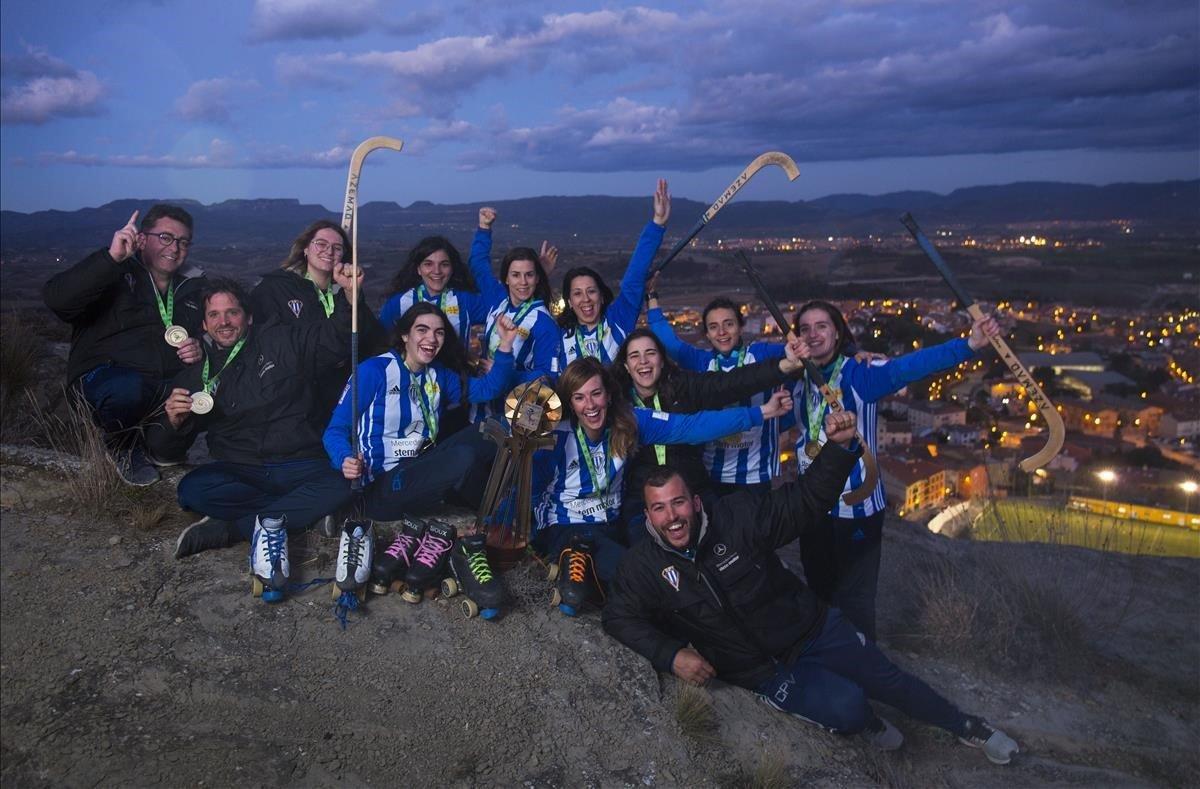 Las jugadoras del equipo femenino del Club Patí Voltregá, ganadoras de la Copa de Europa de Hockey sobre patines.