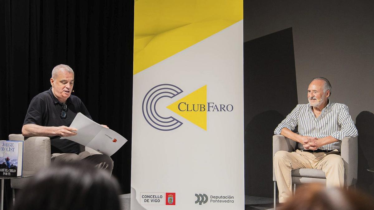 Rubén Rey y Jorge Molist, durante el Club FARO, celebrado en el salón de actos del museo MARCO.