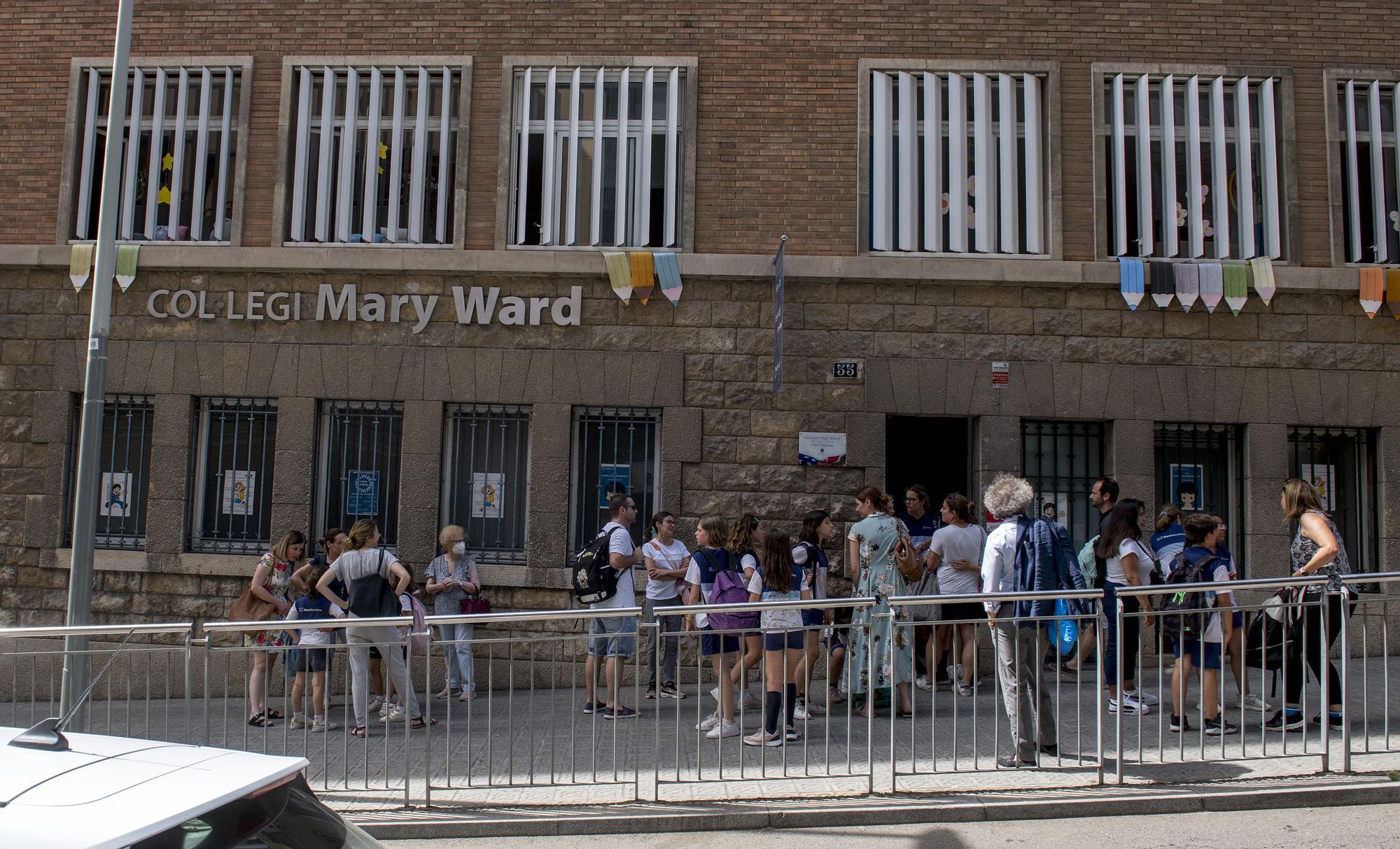 Familias del Mary Ward, el 16 de junio, días después de conocer que la escuela no seguiría el curso que viene