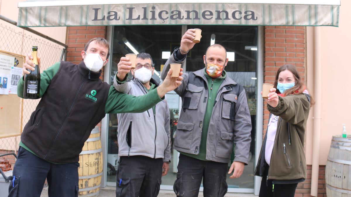 Els responsables de la Lliçanenca, que aquest dimecres ha repartit un cinquè premi de la Loteria de Nadal