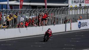 Ducati celebra el triunfo de Bulega