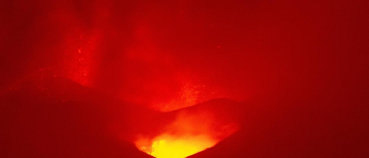 Continúa la actividad en el volcán Cumbre Vieja.