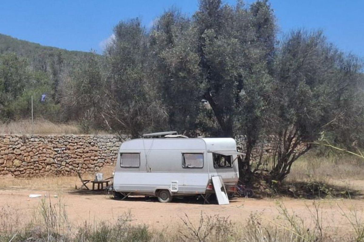 Un herido en un incendio junto a un asentamiento ilegal en Ca n’Escandell