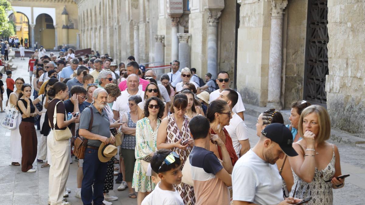 Turistas en la Mezquita-Catedral de Córdoba.
