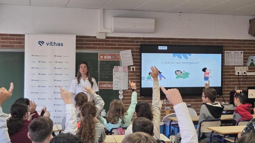 Vithas Valencia Turia acerca la reanimación cardiopulmonar a los alumnos y docentes del CEIP Sant Jaume Apòstol de Alfarb