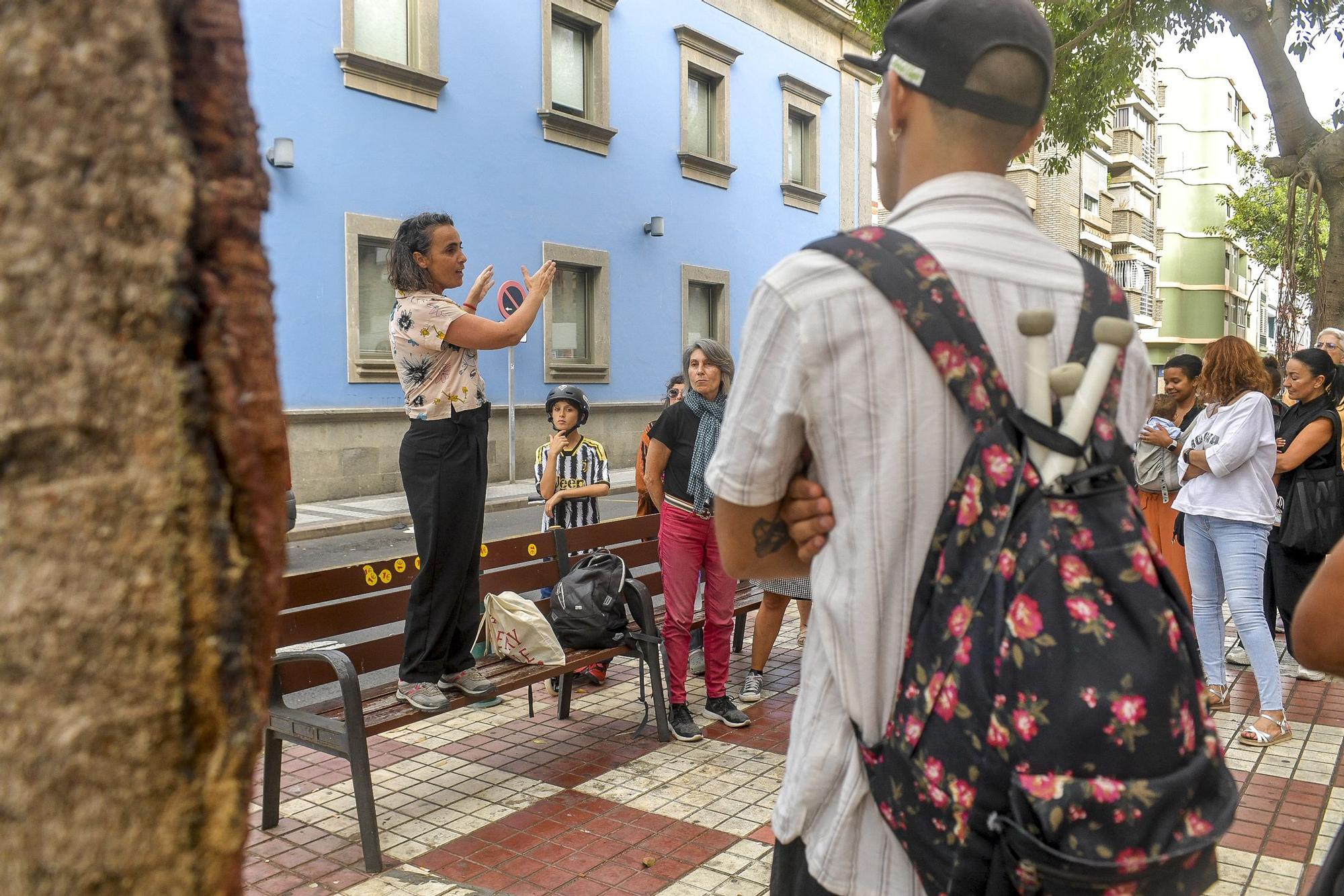 La poesía visual toma las calles del Barrio de Arenales en la capital grancanaria