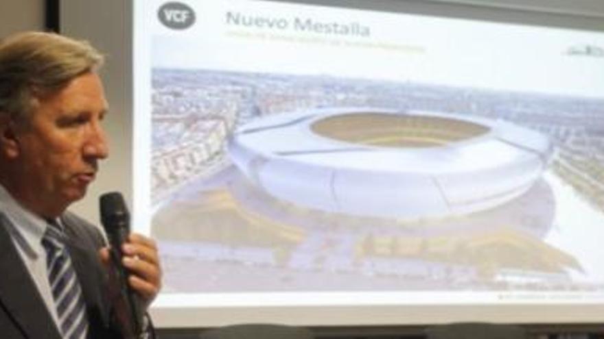 Mark Fenwick presenta las medidas para abaratar los costes de las obras para concluir el estadio