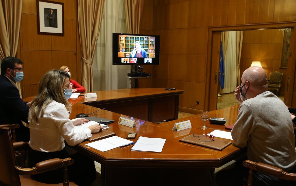 El Govern i agents socials reprenen la reforma laboral, després del ‘no’ de la patronal en pensions