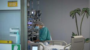 Uci pediátrica del Hospital Vall dHebron de Barcelona. / FERRAN NADEU