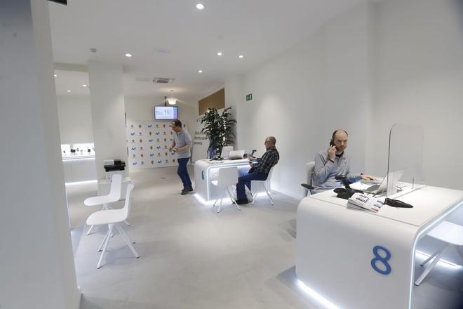 Así es la nueva tienda interactiva de Movistar en Zaragoza