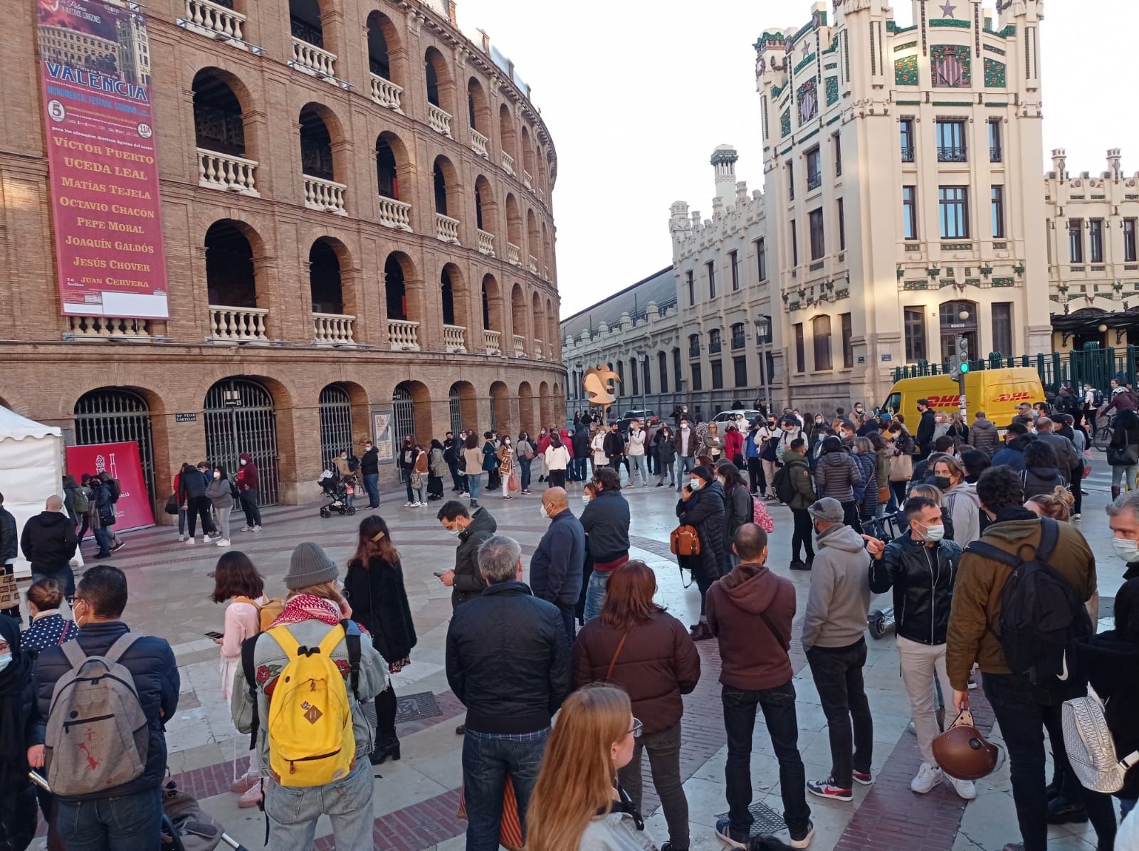 Cientos de personas se vacunan en València tras el anuncio del pasaporte covid