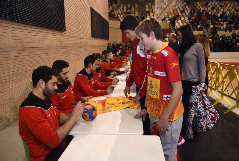 Firma de autógrafos de la selección española de balonmano