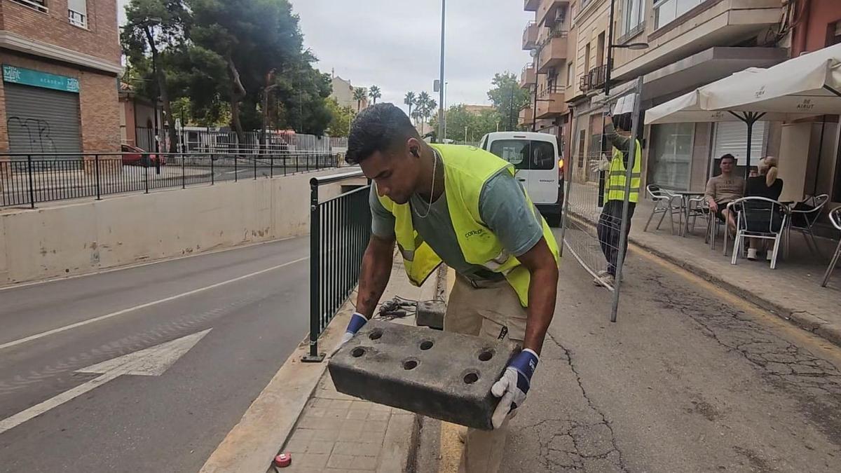 Barrat en la zona a on es construirà un mur de contenció