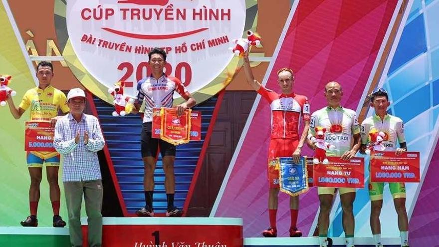 Javier Sardá sube al podio en la segunda etapa de la Vuelta a Vietman