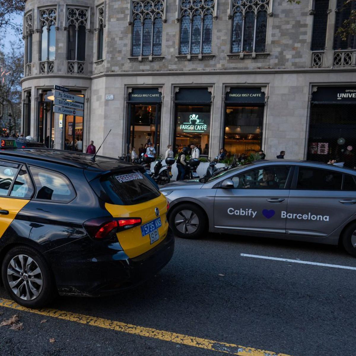 La llei que erradica els VTC no tancarà el conflicte del taxi