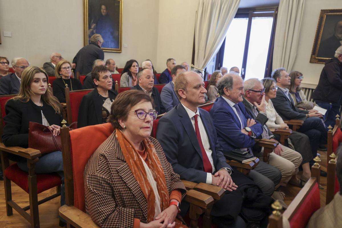 Todas las imágenes del ingreso de Juan Cofiño, presidente de la Junta General, en el RIDEA Todas las imágenes del ingreso de Juan Cofiño, presidente de la Junta General, en el RIDEA