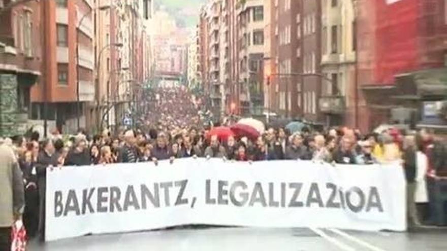 Multitudinaria manifestación para pedir la legalización de Sortu