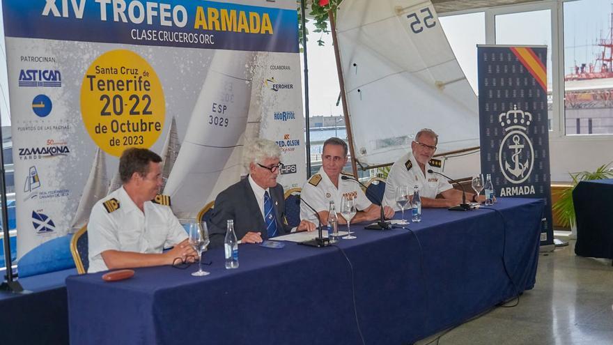 Un momento del acto de presentación del XIV Trofeo de Cruceros Armada. | | E.D.