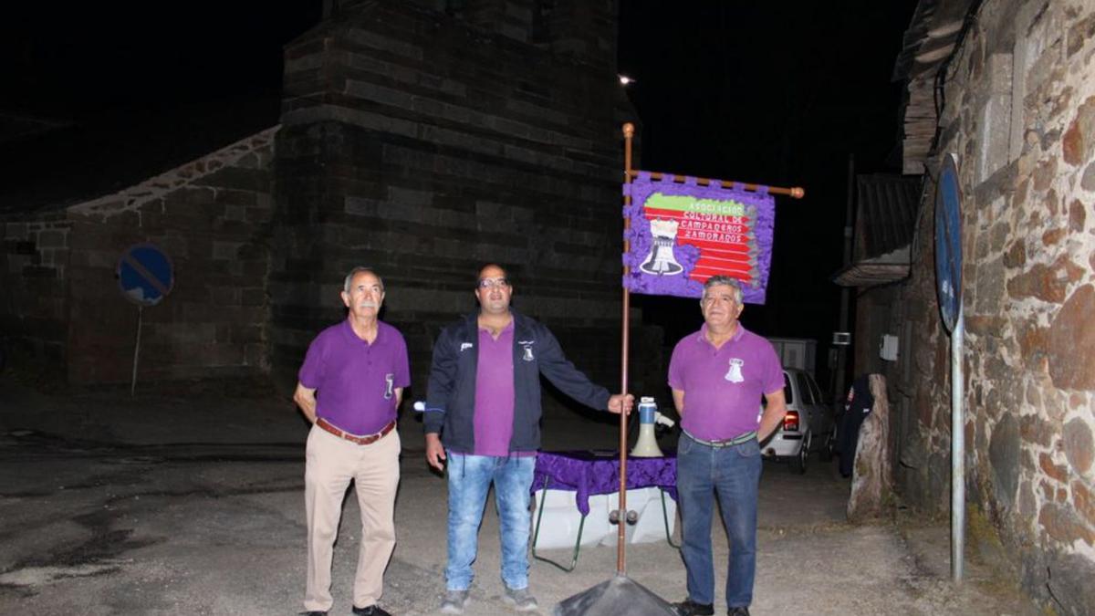 Miembros de la Asociación de Campaneros, en Vigo de Sanabria. | A. S. 