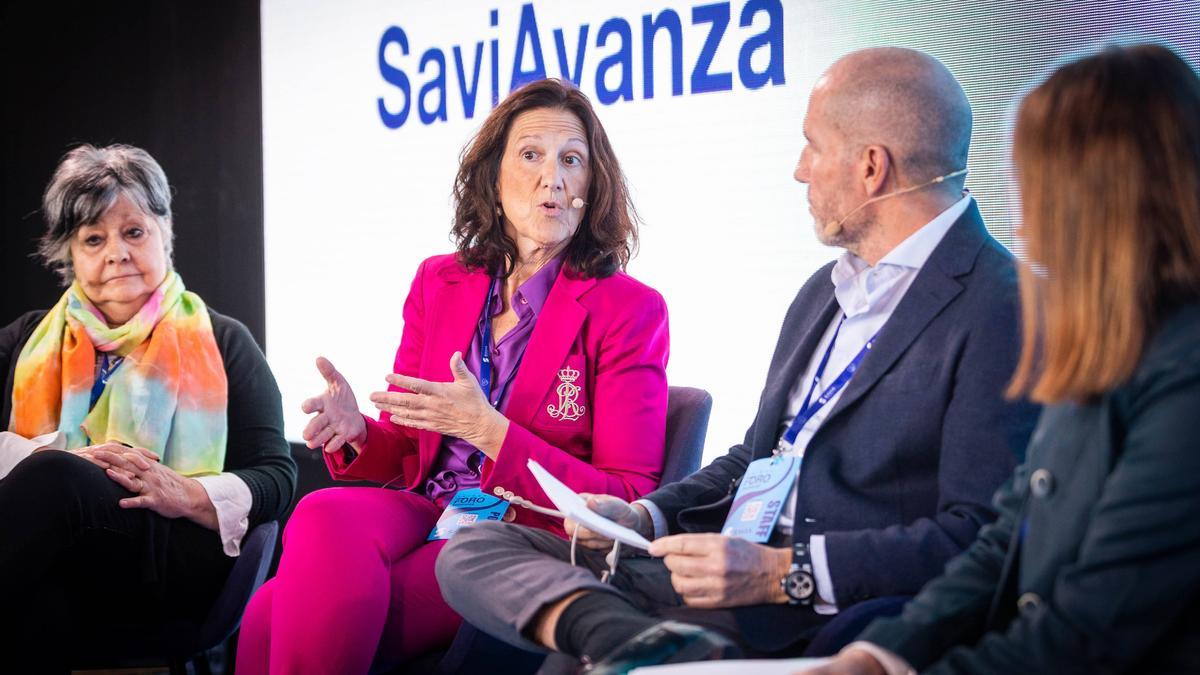 De izquierda a derecha: Pilar Rodríguez, presidenta de la Fundación Pilares; Mary Martínez, directora de operaciones de Savia; Luis Motes, CEO en Doyou; Sacramento Pinazo, presidenta de la Sociedad Valenciana de Geriatría y Gerontología