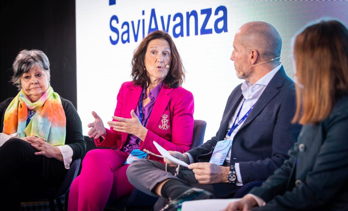 De izquierda a derecha: Pilar Rodríguez, presidenta de la Fundación Pilares; Mary Martínez, directora de operaciones de Savia; Luis Motes, CEO en Doyou; Sacramento Pinazo, presidenta de la Sociedad Valenciana de Geriatría y Gerontología