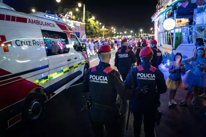 Una jornada de carnavales con la policía canaria
