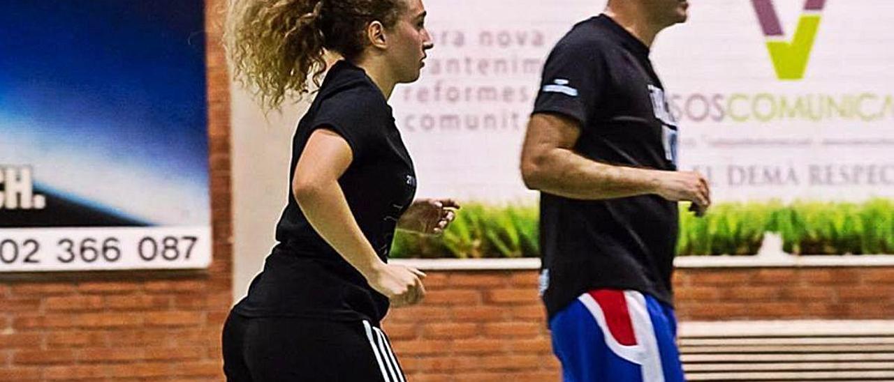 Xavier Cucarella entrenará a las féminas de los maristas.