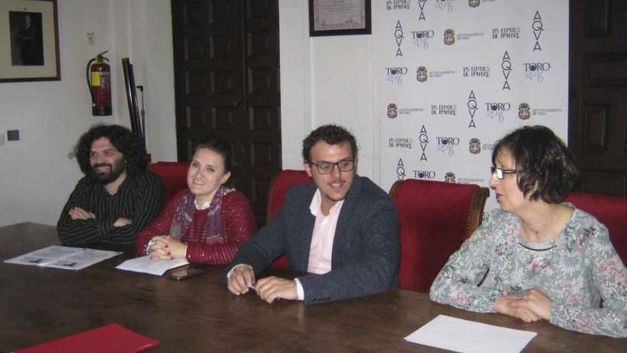 De izquierda a derecha, Carlos Adeva, Sara Pérez, Tomás del Bien y Ruth Martín durante la presentación del proyecto. Foto