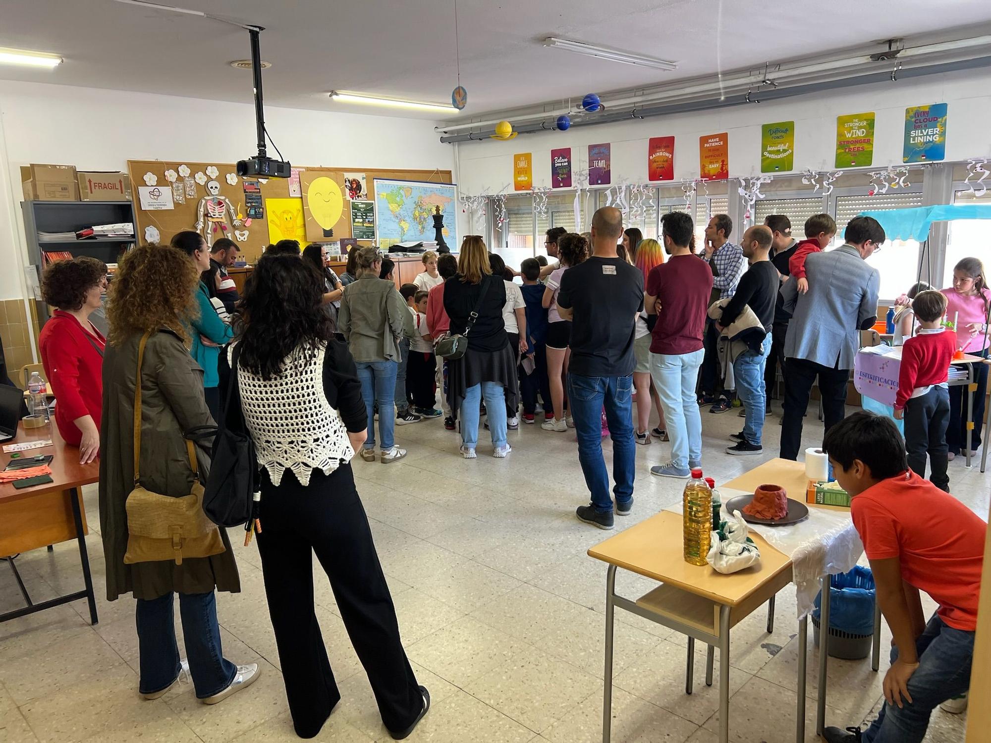 Feria de la Ciencia en el colegio Corazón de María