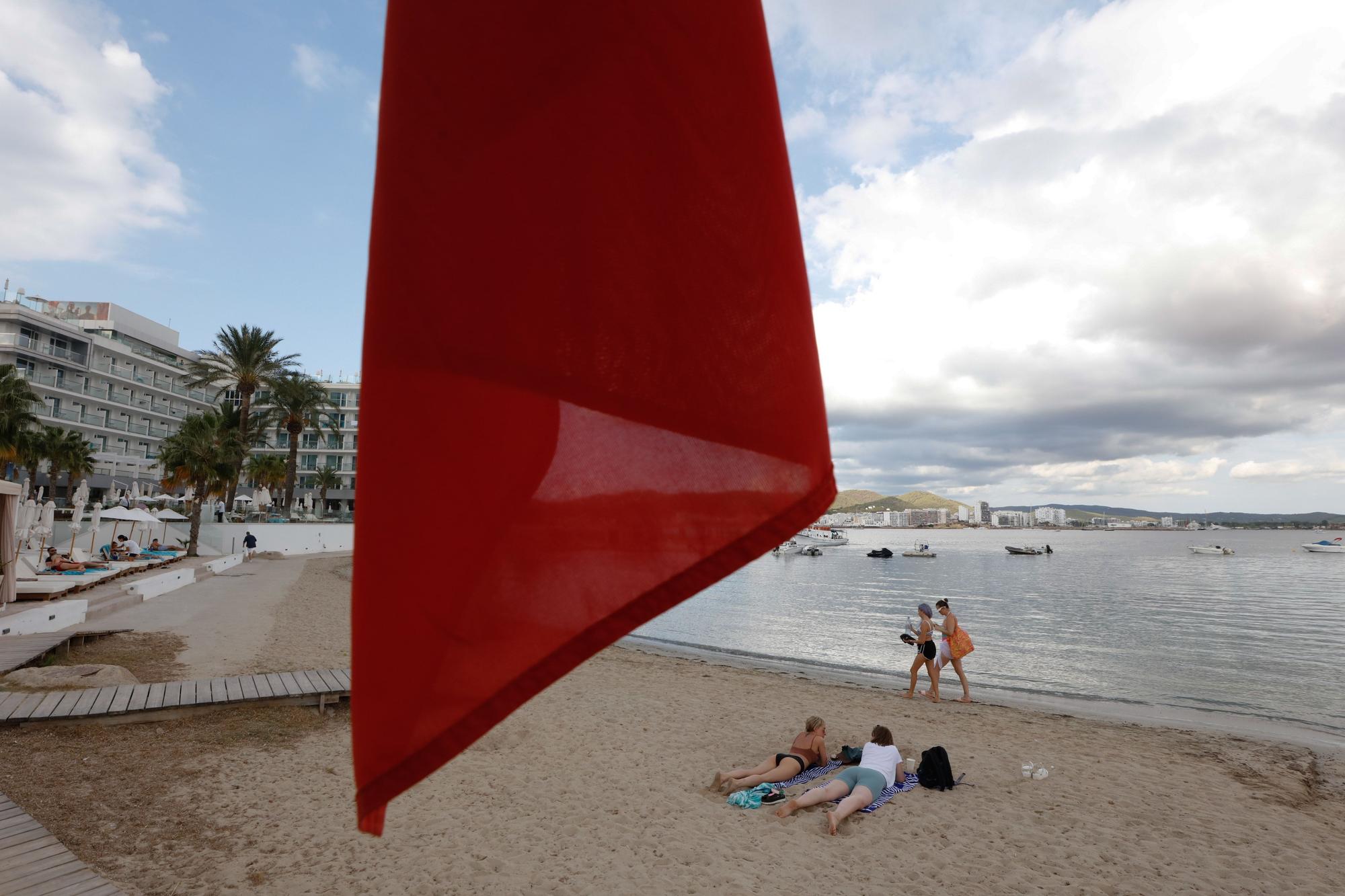 Nuevo vertido de fecales en la playa de Punta Xinxó de Ibiza