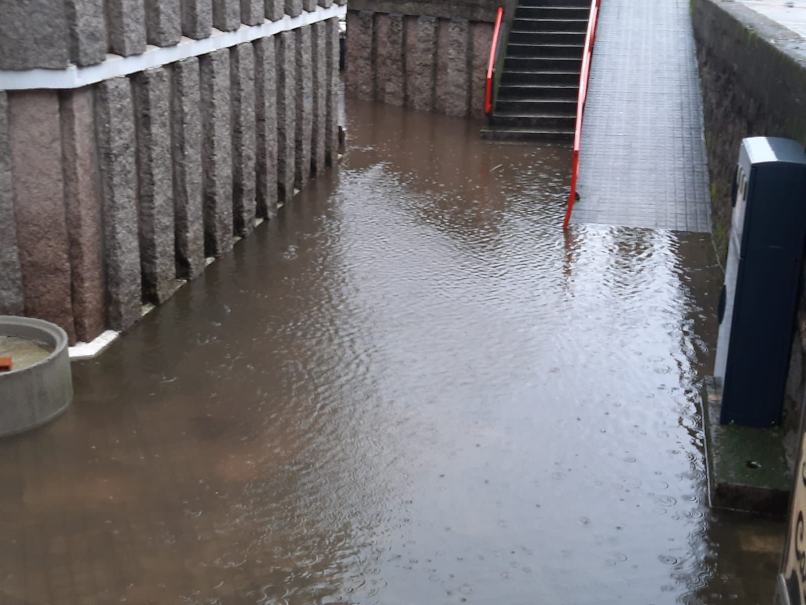 Así estrena el año Gondomar: inundaciones, caída de muros y calles cortadas