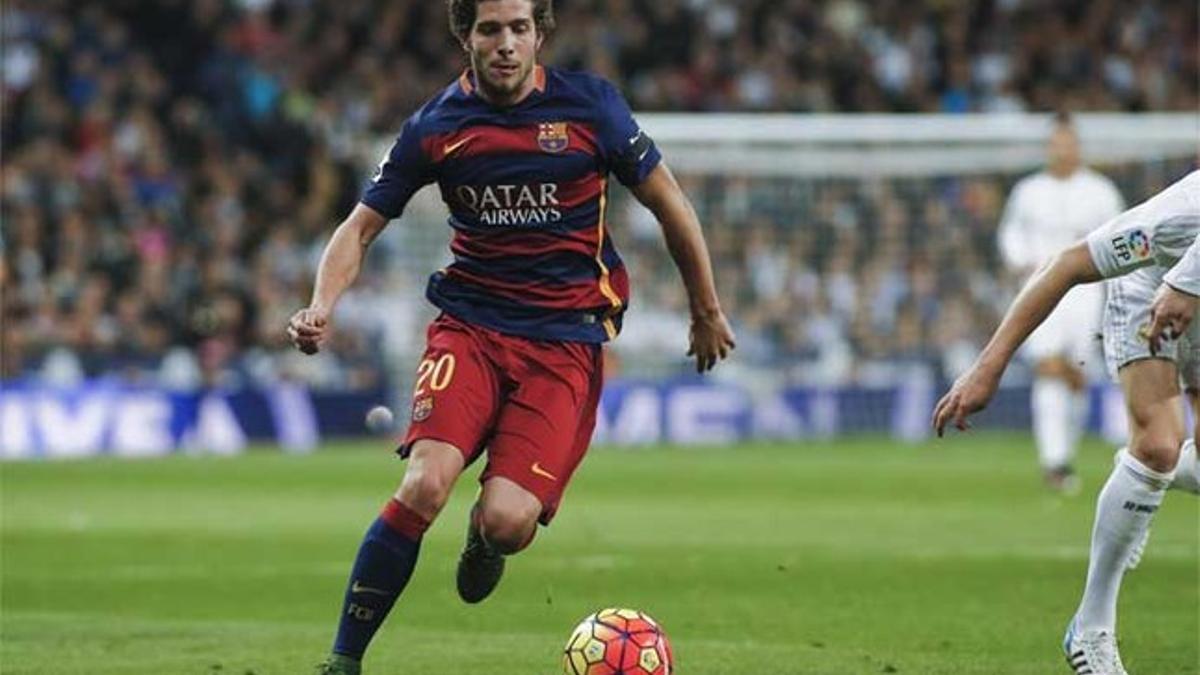 Sergi Roberto, en acción durante el partido de la Liga BBVA 2015/16 Real Madrid - FC Barcelona 