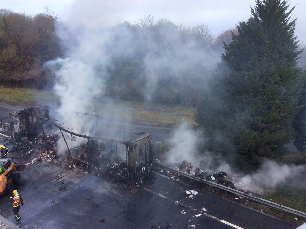 Un camión se incendia en la A-6 a la altura de Requián, en Betanzos