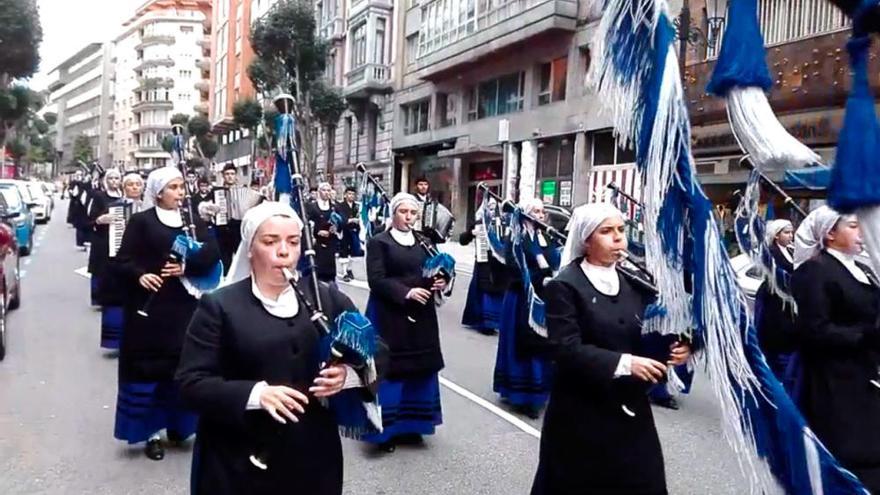 Desfile folclórico feria de La Ascensión en Oviedo