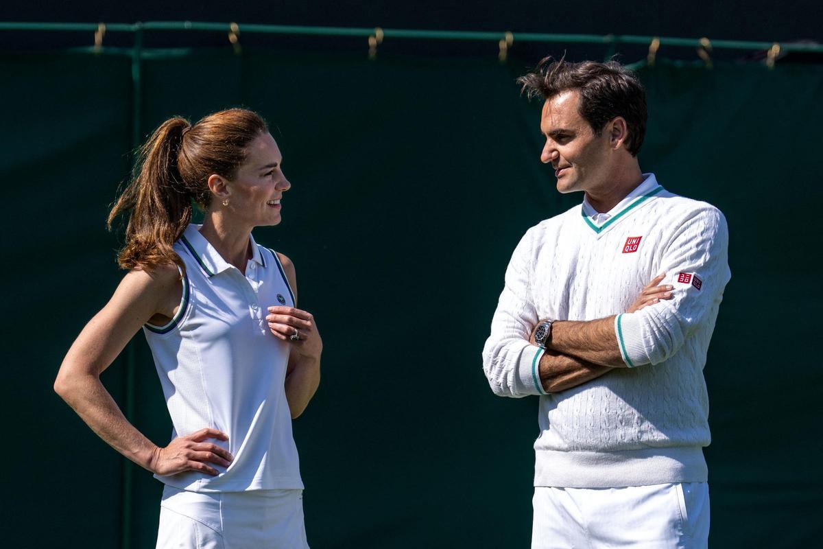 Federer y Kate Middleton, recogepelotas por un día en Wimbledon Federer y Kate Middleton, recogepelotas por un día en Wimbledon