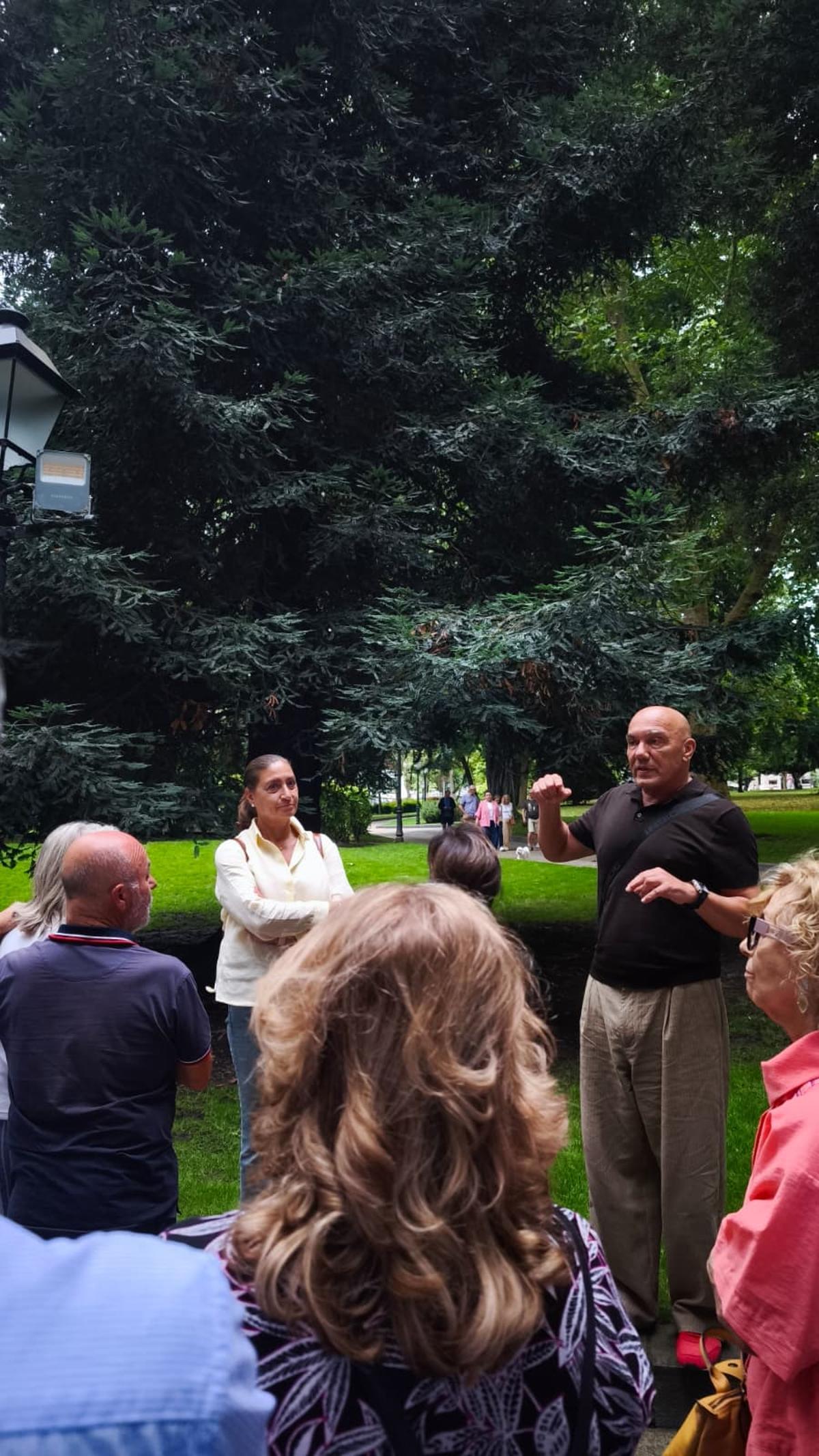 ¿Qué especies y curiosidades atesora el Campo San Francisco de Oviedo?: el paisajista José Valdeón arranca sus visitas de verano y las desvela, en imágenes