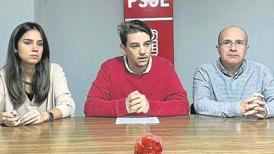 El PSOE local pedirá que se modifique el convenio de los empleados municipales