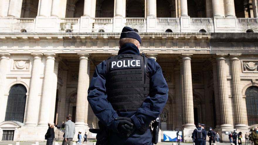 La policía mata en París a un sudanés que estaba amenazando con un cuchillo de carnicero