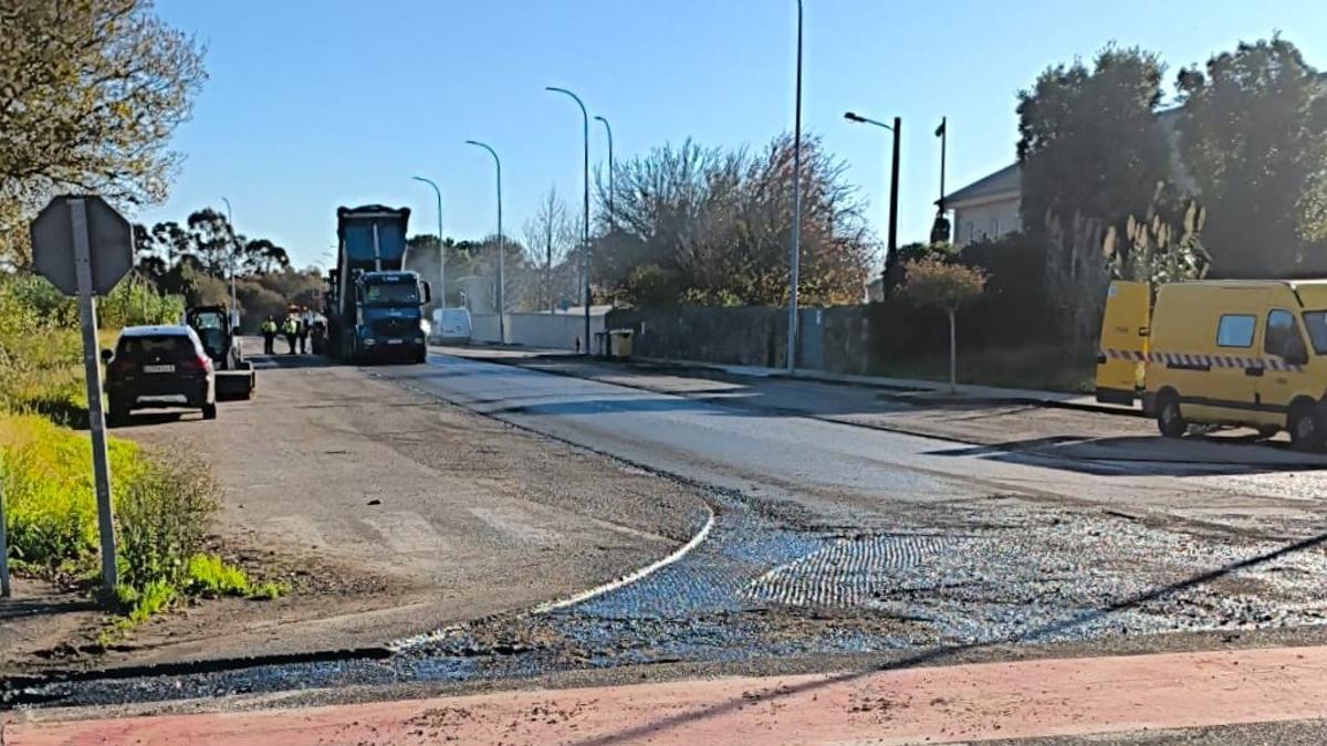Obras de mellora da Avenida Jesús Alonso, en Boiro.