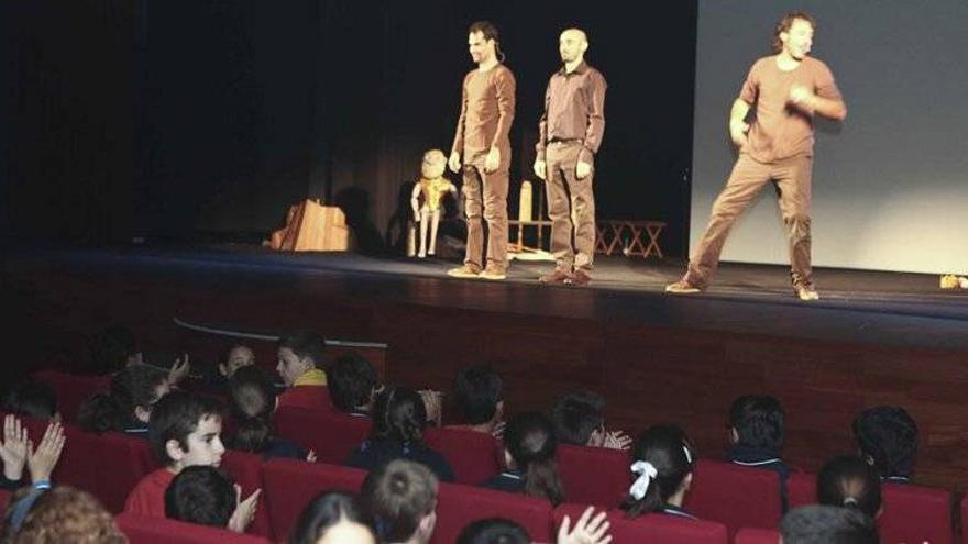 Una clase de historia en el Teatro Góngora