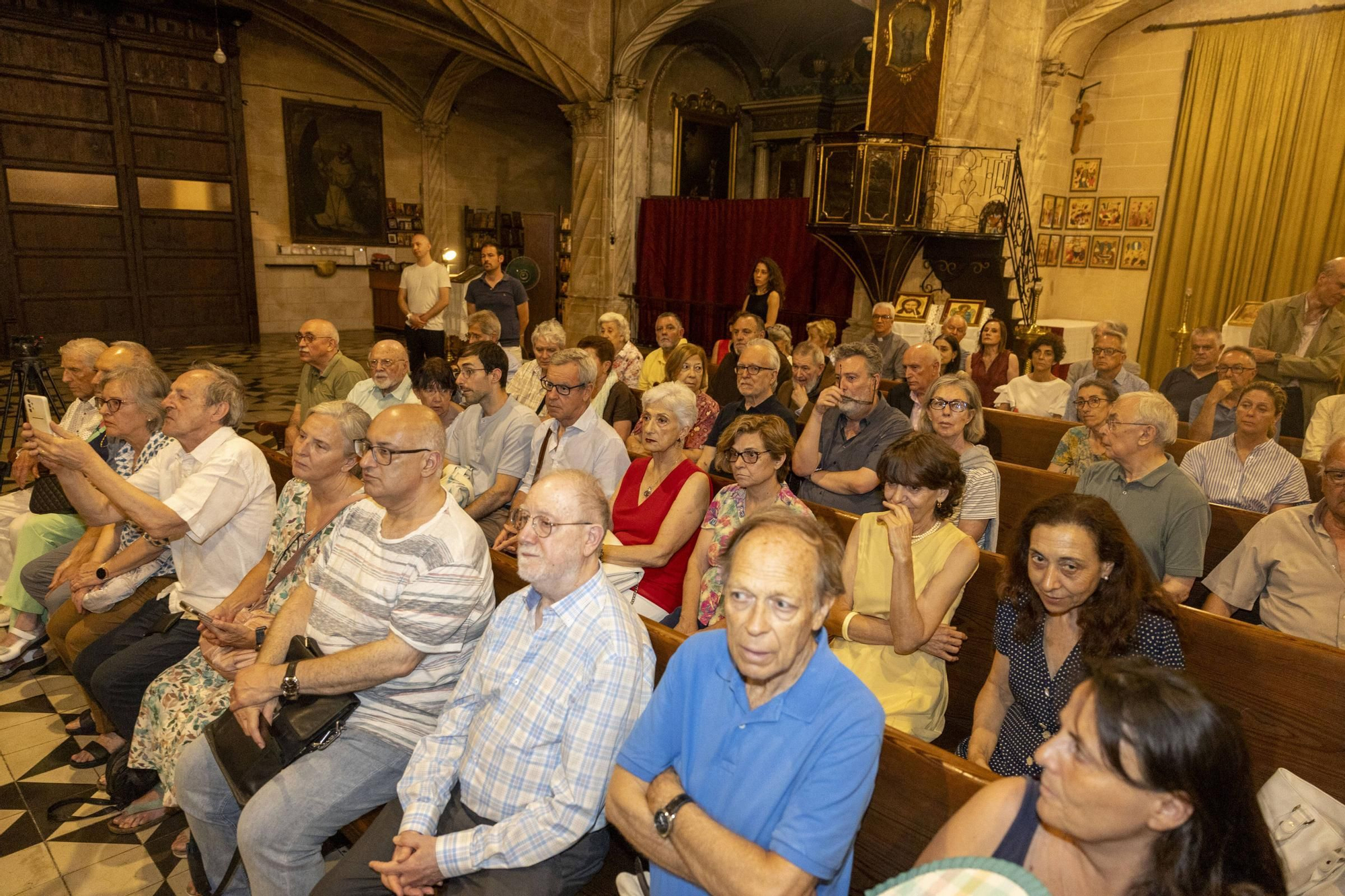 Trasladan los restos de sor Anna Maria del Santísimo Sacramento a la iglesia de Santa Catalina de Siena en Palma