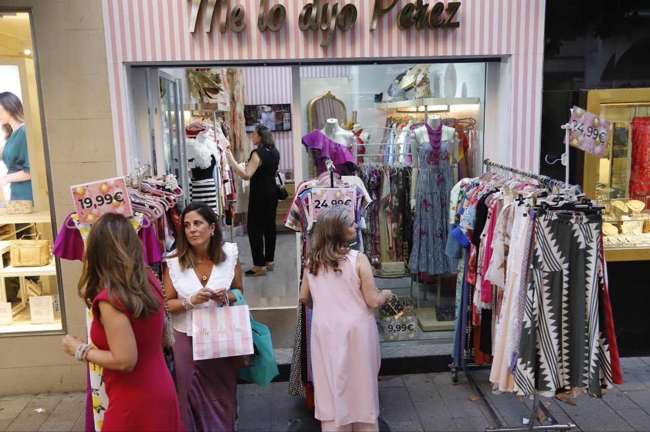 El centro de Córdoba se llena de ambiente en la Shopping Night 2025